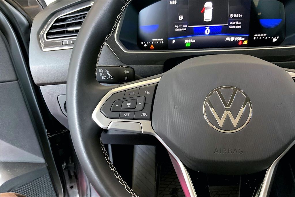 Thumbnail: 2023 Volkswagen Tiguan - 25