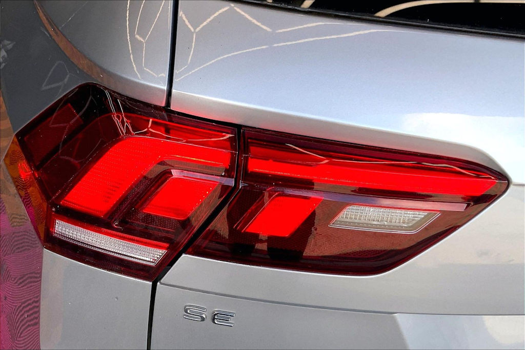 Thumbnail: 2023 Volkswagen Tiguan - 32
