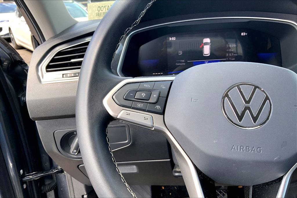 Thumbnail: 2024 Volkswagen Tiguan - 25
