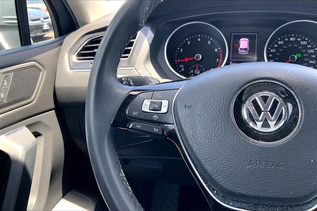 Thumbnail: 2020 Volkswagen Tiguan - 24