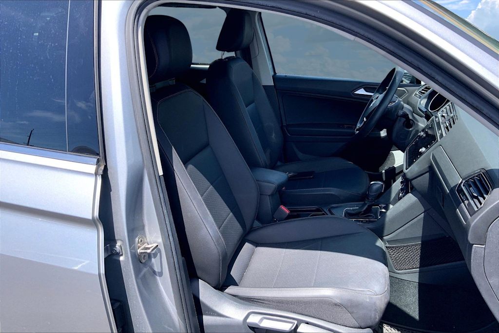 Thumbnail: 2020 Volkswagen Tiguan - 12
