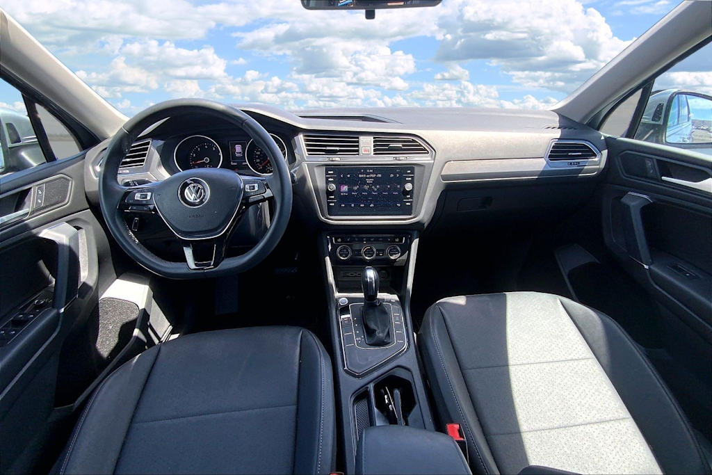 Thumbnail: 2020 Volkswagen Tiguan - 10