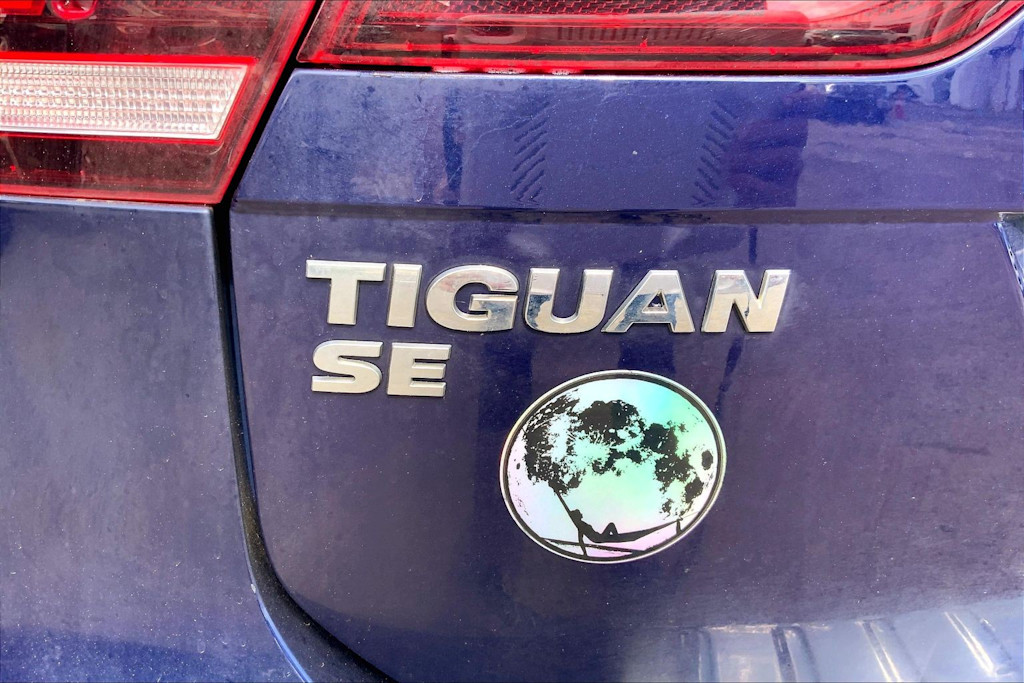 Thumbnail: 2021 Volkswagen Tiguan - 7