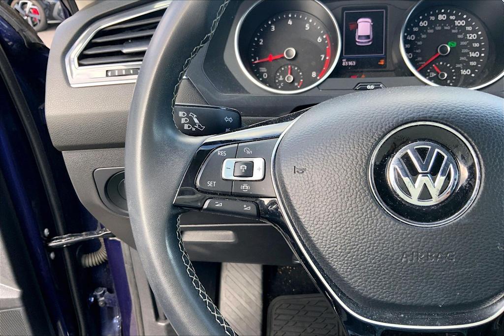 Thumbnail: 2021 Volkswagen Tiguan - 25