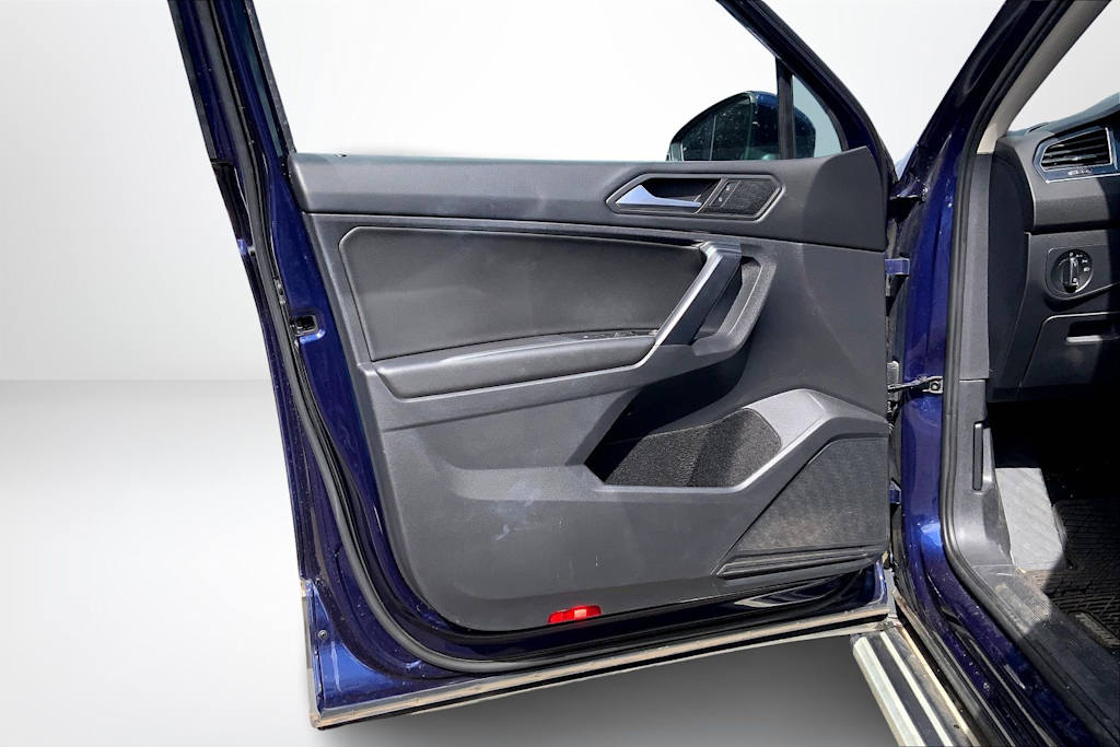 Thumbnail: 2021 Volkswagen Tiguan - 27