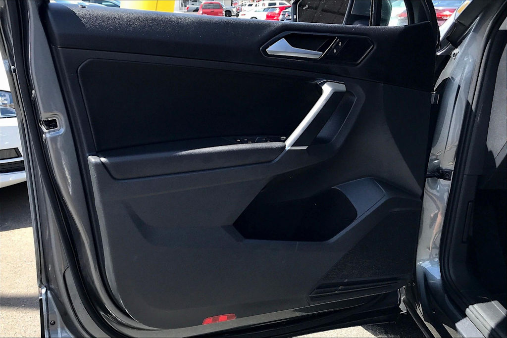 Thumbnail: 2018 Volkswagen Tiguan - 25