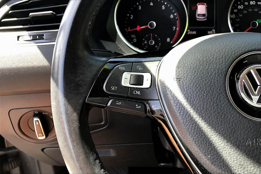 Thumbnail: 2018 Volkswagen Tiguan - 22