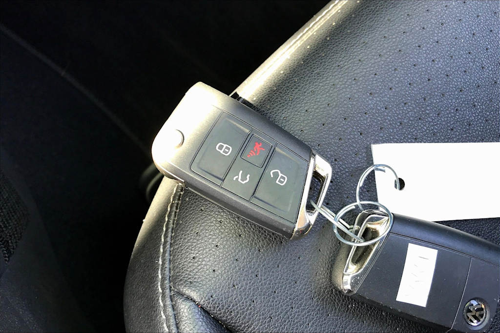 Thumbnail: 2018 Volkswagen Tiguan - 17