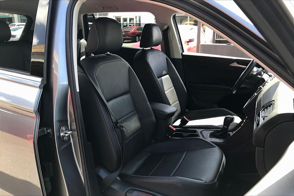 Thumbnail: 2018 Volkswagen Tiguan - 10