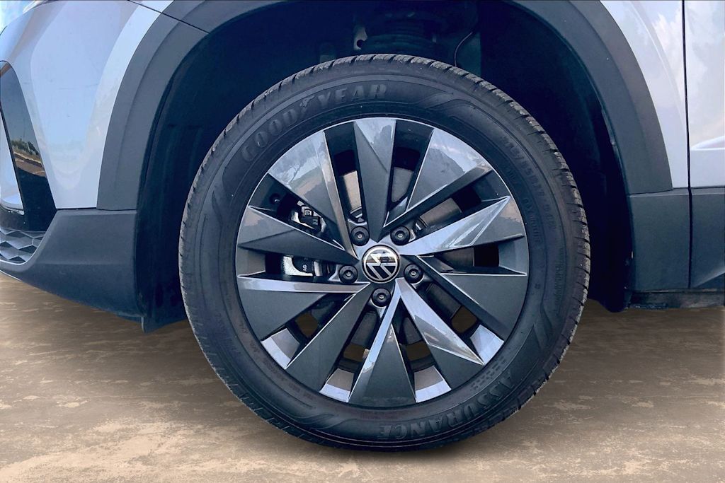 Thumbnail: 2024 Volkswagen Taos - 8