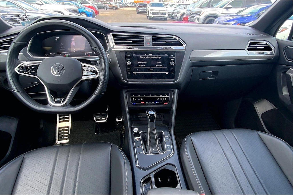 Thumbnail: 2023 Volkswagen Tiguan - 10