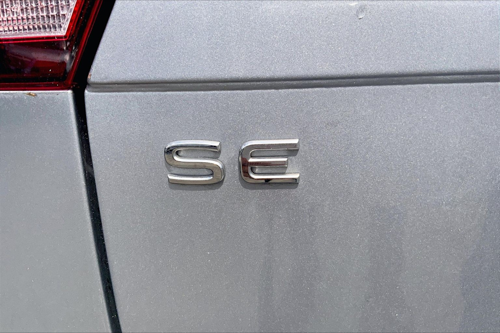 Thumbnail: 2023 Volkswagen Tiguan - 7