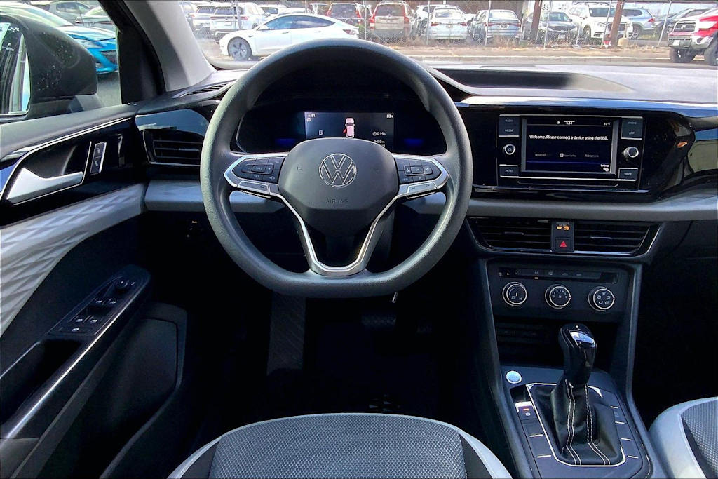 Thumbnail: 2022 Volkswagen Taos - 14