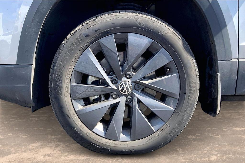 Thumbnail: 2023 Volkswagen Taos - 8