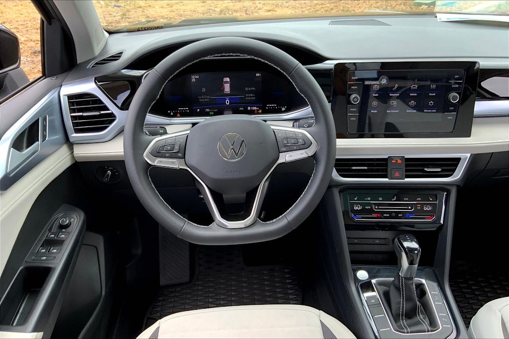 Thumbnail: 2025 Volkswagen Taos - 14