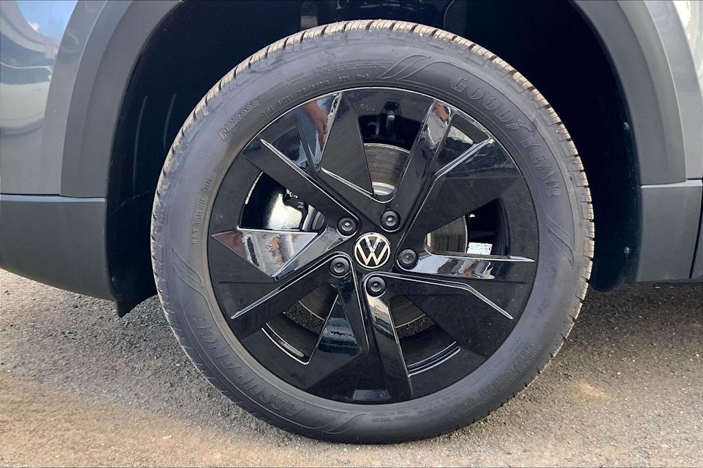 Thumbnail: 2026 Volkswagen Taos - 8