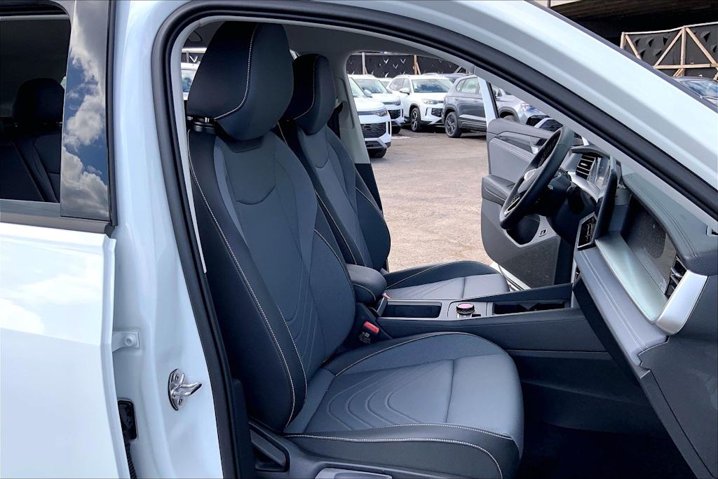 Thumbnail: 2025 Volkswagen Tiguan - 12