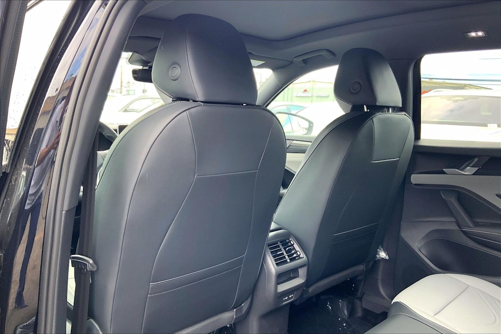 Thumbnail: 2026 Volkswagen Tiguan - 13
