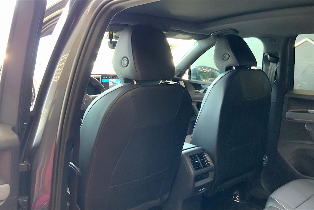 Thumbnail: 2026 Volkswagen Tiguan - 12