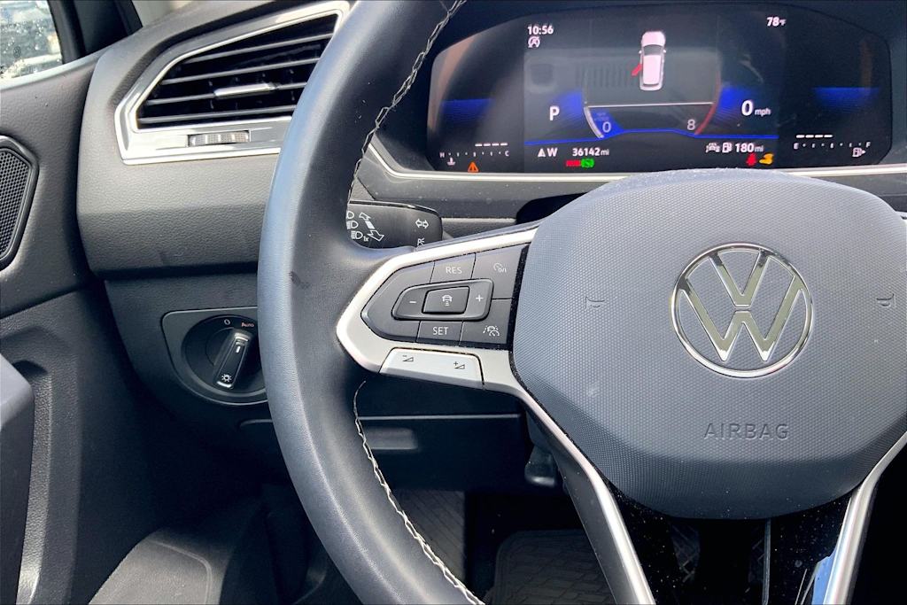 Thumbnail: 2023 Volkswagen Tiguan - 24