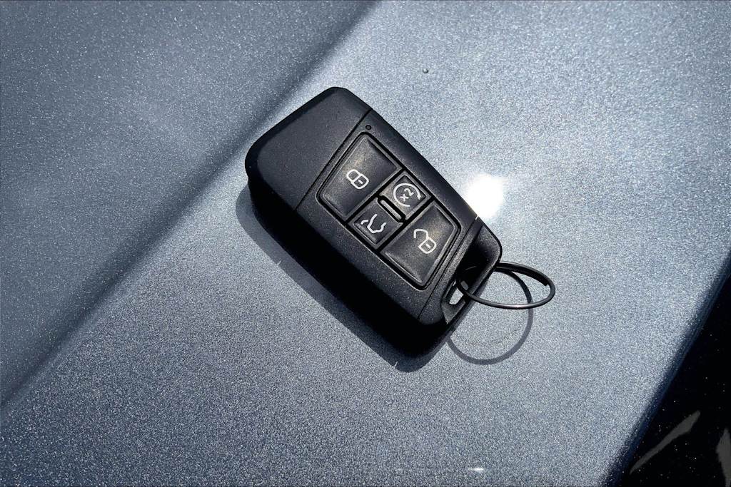 Thumbnail: 2023 Volkswagen Tiguan - 20