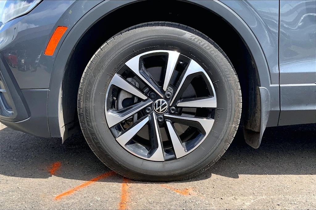 Thumbnail: 2024 Volkswagen Tiguan - 8
