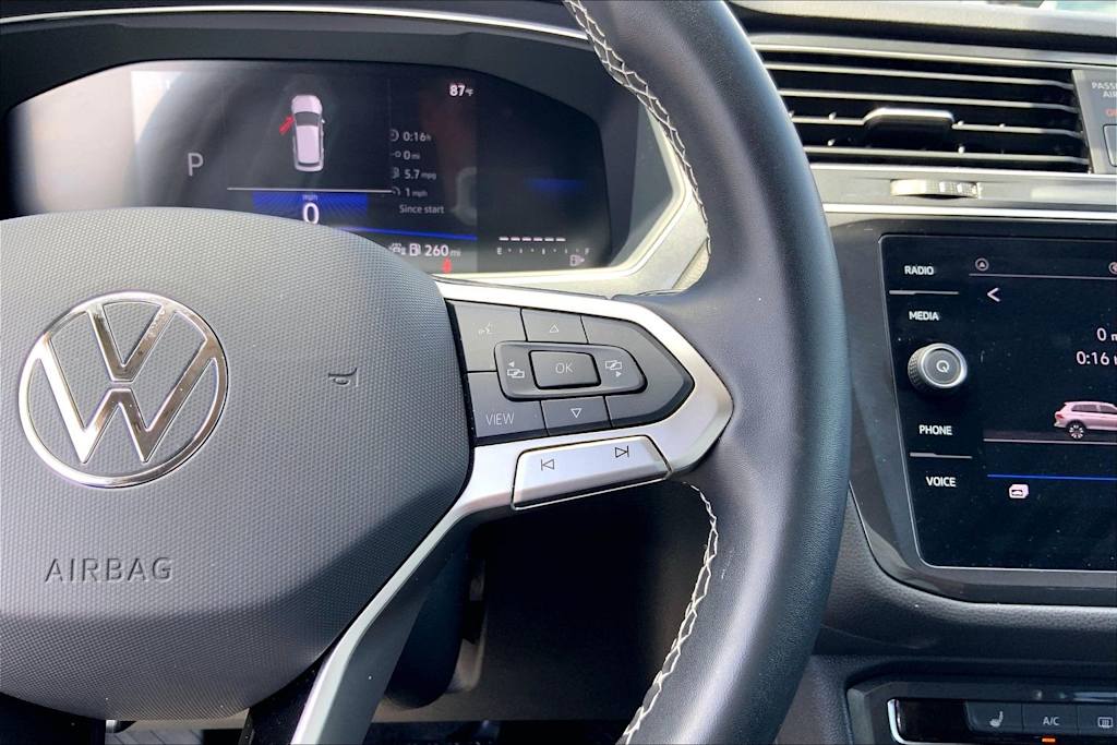 Thumbnail: 2024 Volkswagen Tiguan - 25