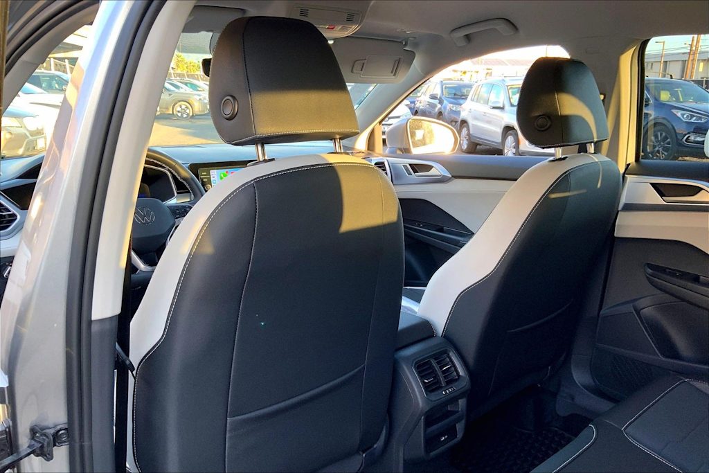 Thumbnail: 2025 Volkswagen Taos - 13