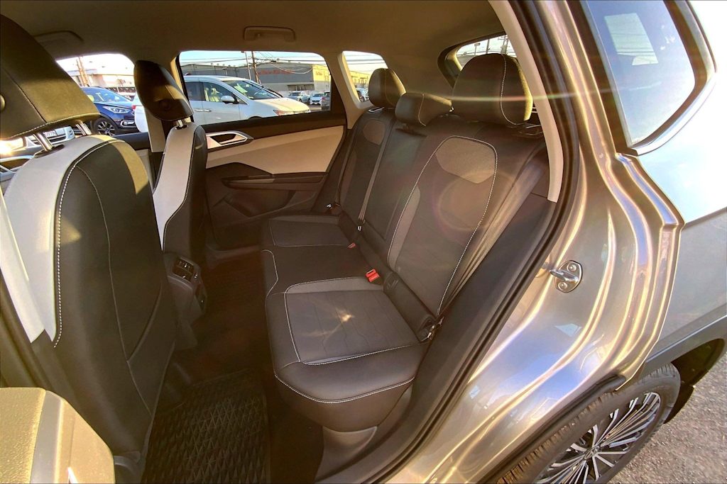 Thumbnail: 2025 Volkswagen Taos - 21