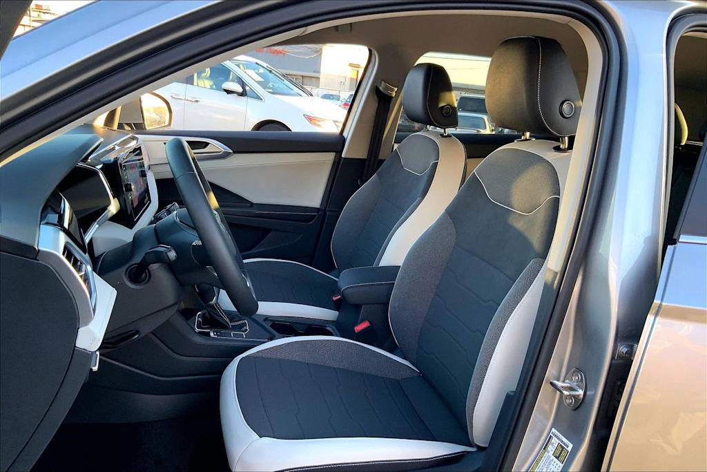 Thumbnail: 2025 Volkswagen Taos - 11