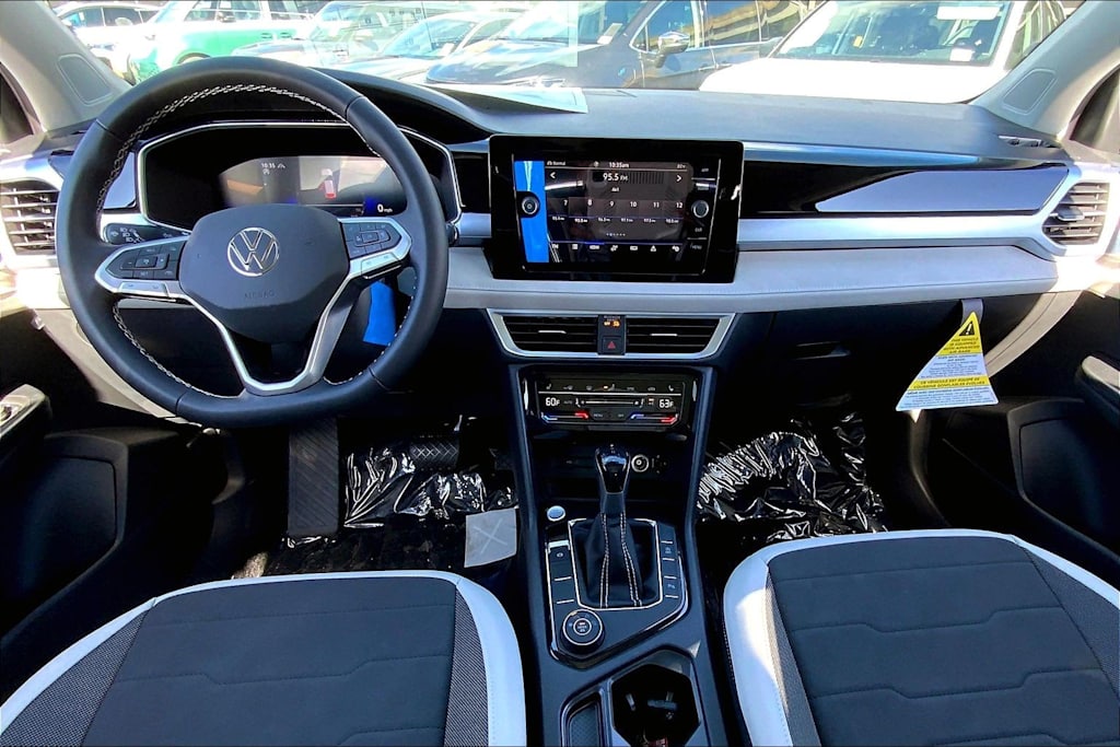 Thumbnail: 2026 Volkswagen Taos - 10