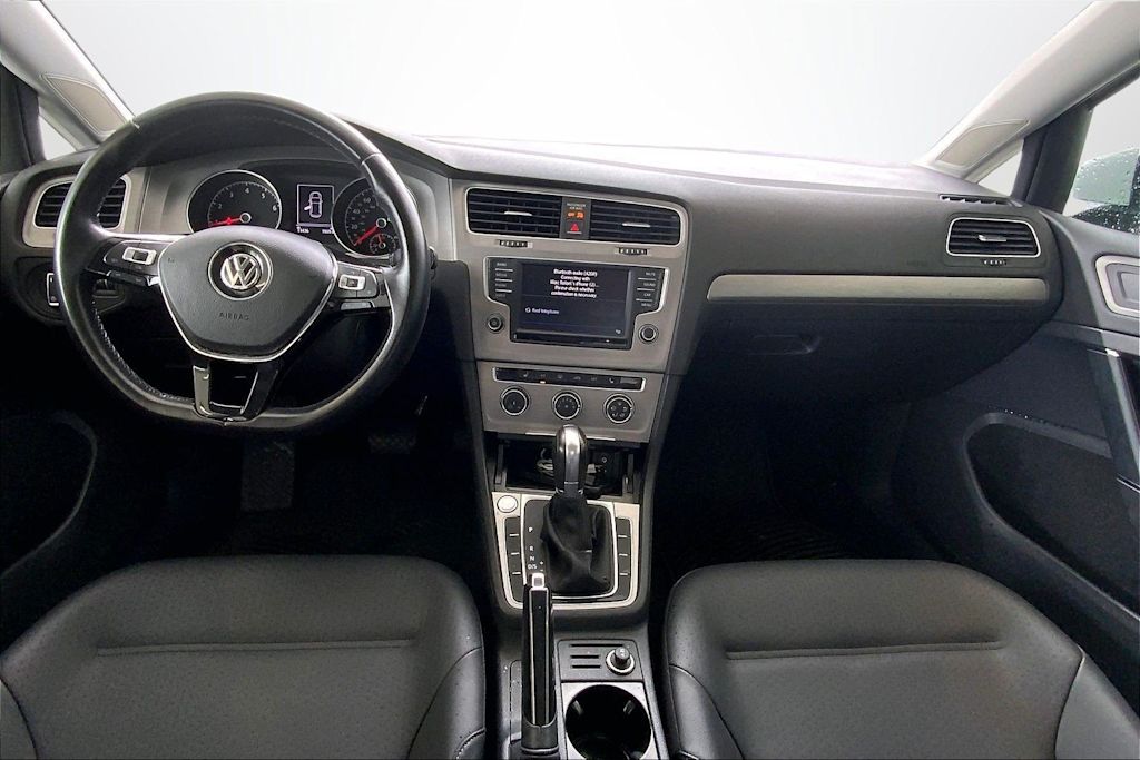 Thumbnail: 2017 Volkswagen Golf - 10