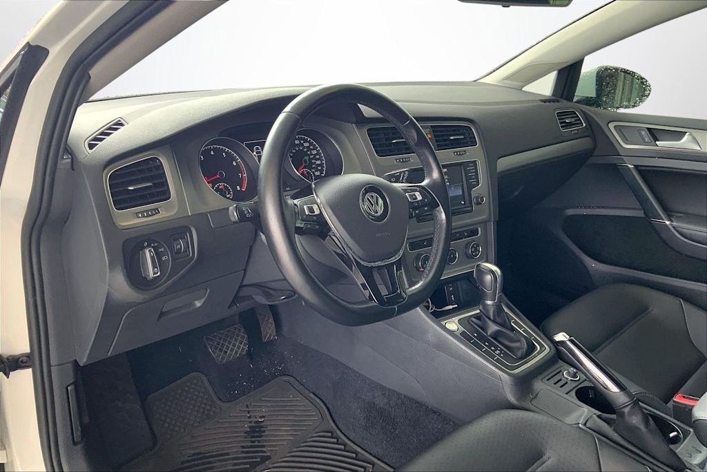 Thumbnail: 2017 Volkswagen Golf - 2