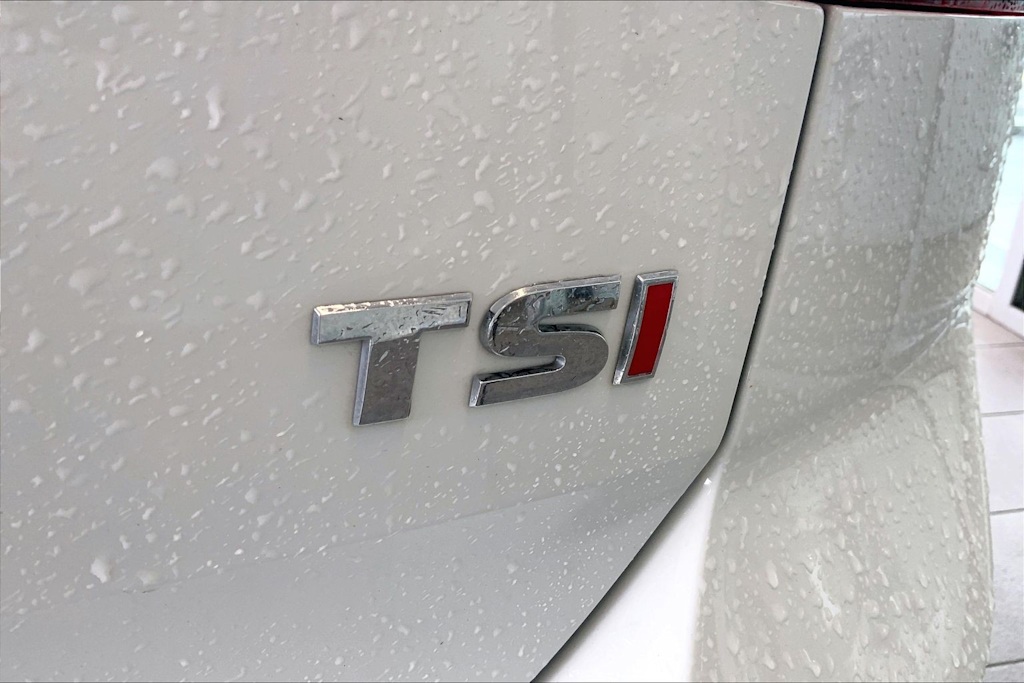 Thumbnail: 2017 Volkswagen Golf - 7
