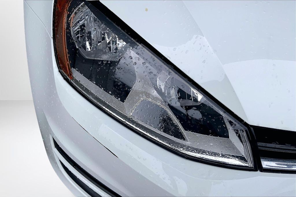 Thumbnail: 2017 Volkswagen Golf - 31