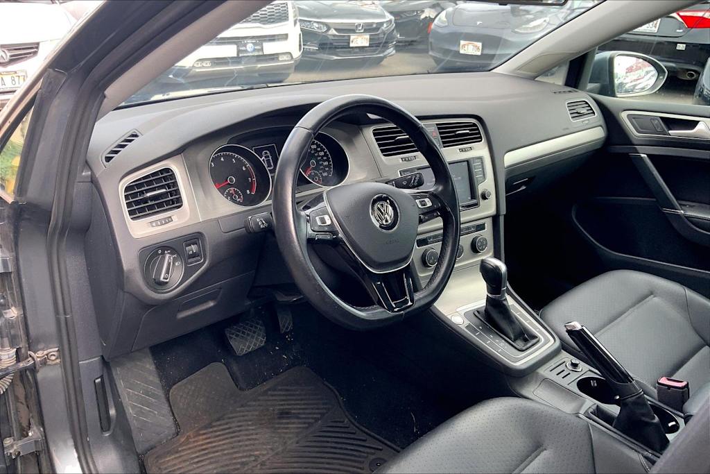 Thumbnail: 2017 Volkswagen Golf - 2