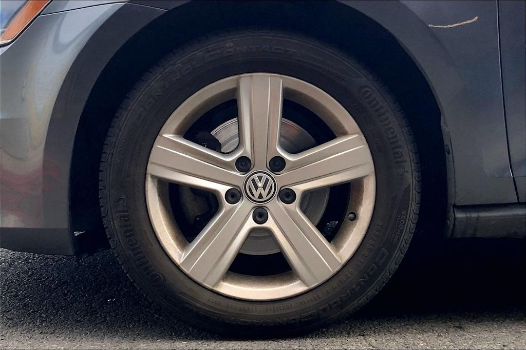 Thumbnail: 2017 Volkswagen Golf - 8