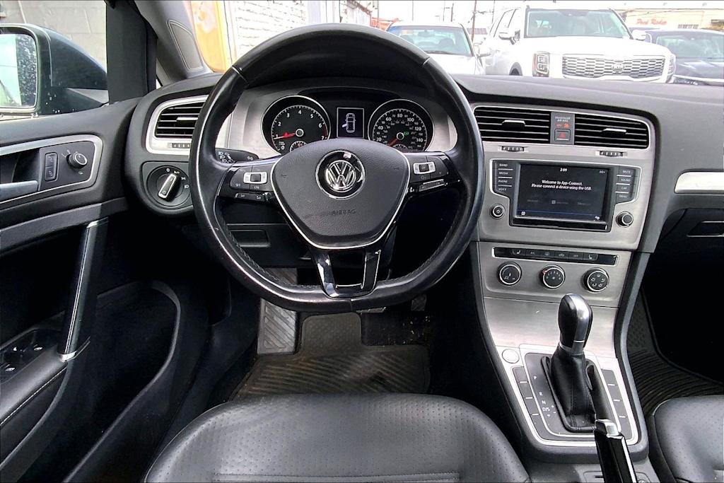 Thumbnail: 2017 Volkswagen Golf - 14
