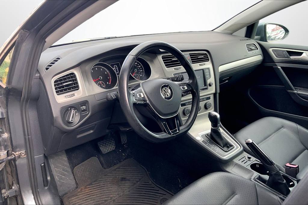 Thumbnail: 2017 Volkswagen Golf - 2
