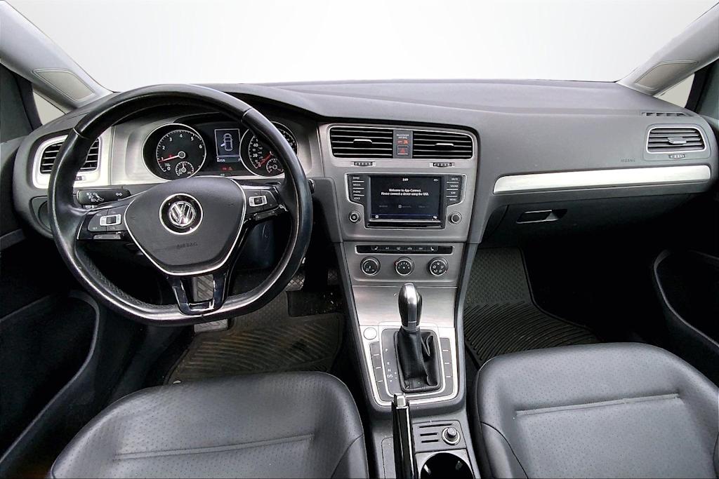 Thumbnail: 2017 Volkswagen Golf - 10