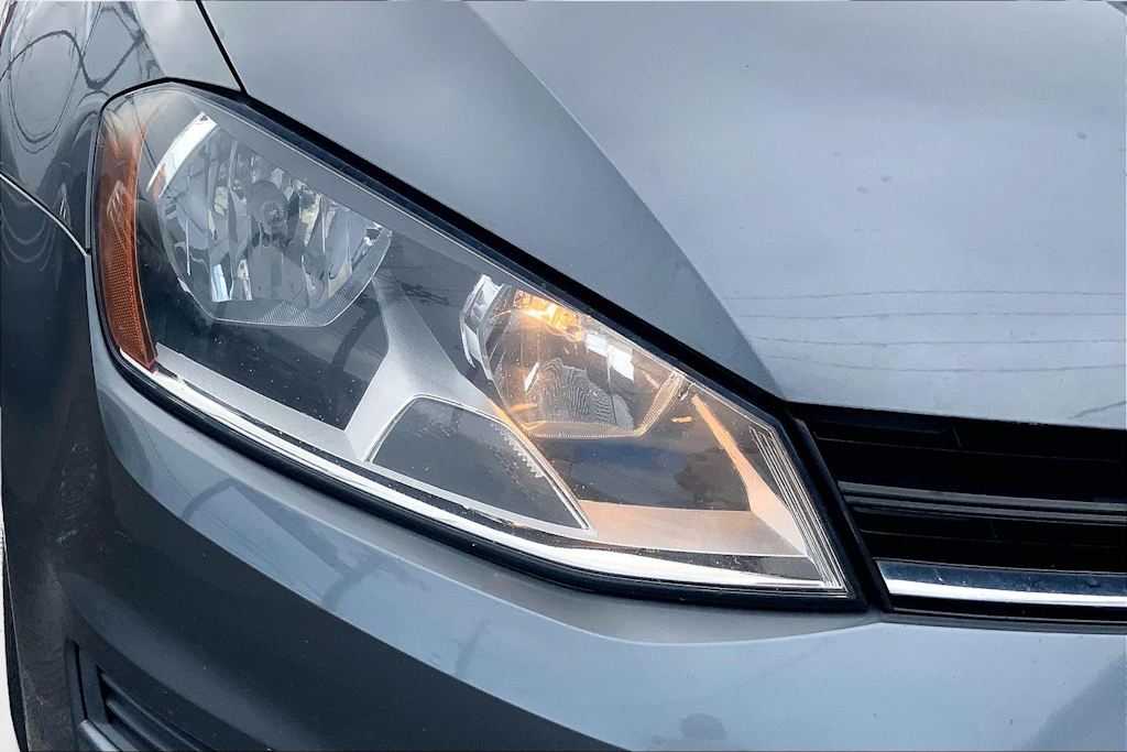 Thumbnail: 2017 Volkswagen Golf - 31