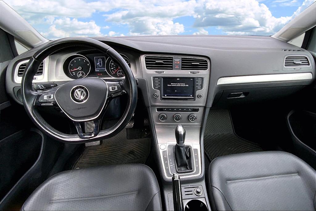 Thumbnail: 2017 Volkswagen Golf - 10