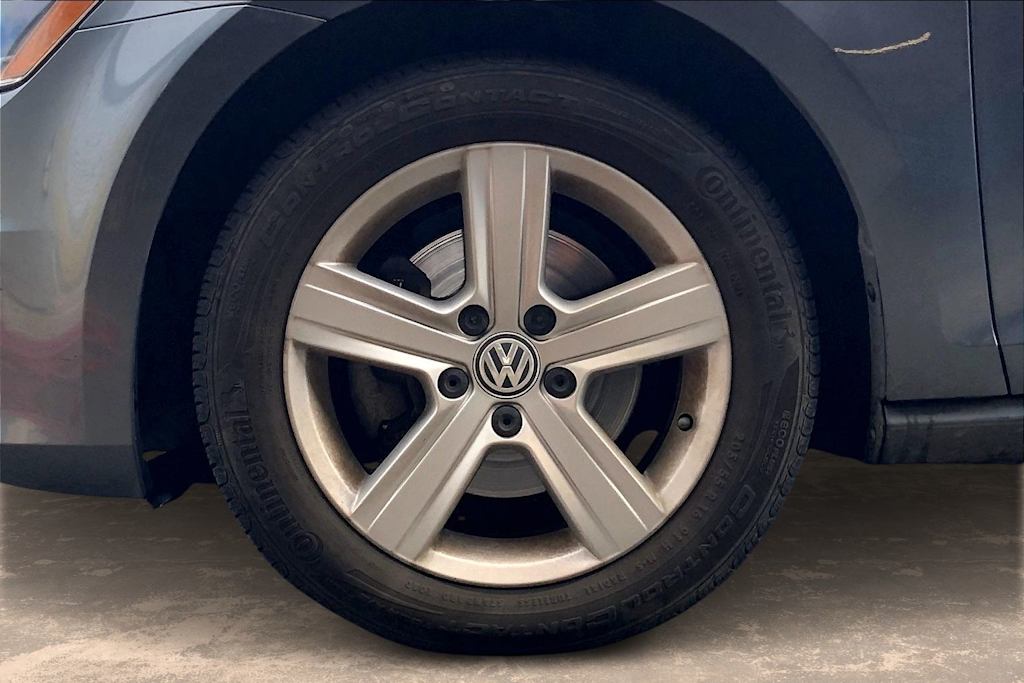 Thumbnail: 2017 Volkswagen Golf - 8