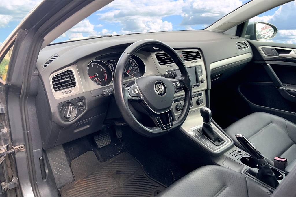 Thumbnail: 2017 Volkswagen Golf - 2