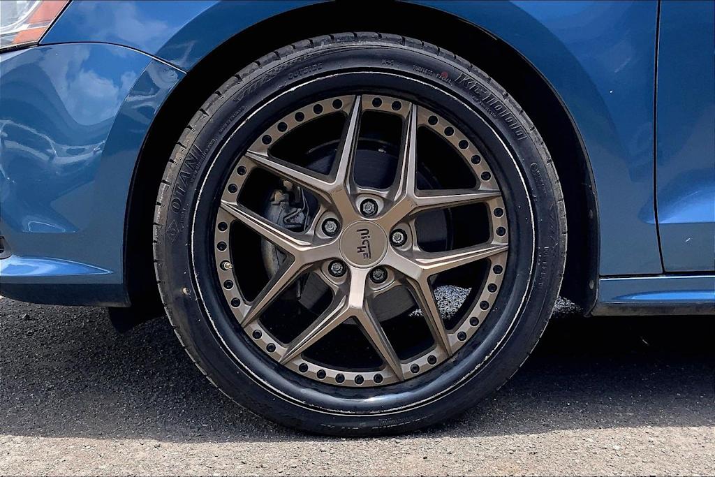 Thumbnail: 2017 Volkswagen Jetta - 8