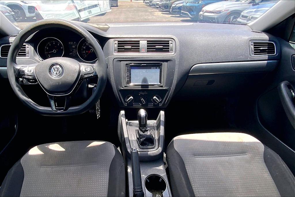Thumbnail: 2017 Volkswagen Jetta - 10
