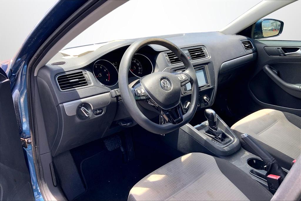Thumbnail: 2017 Volkswagen Jetta - 2