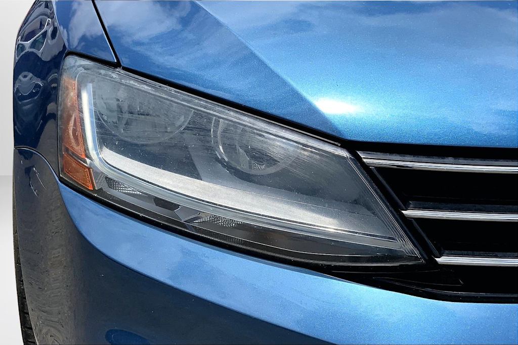 Thumbnail: 2017 Volkswagen Jetta - 31