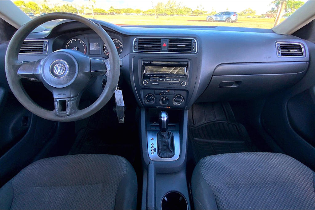 Thumbnail: 2013 Volkswagen Jetta - 9