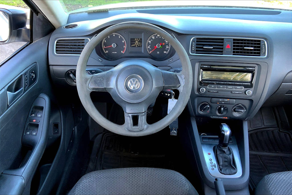 Thumbnail: 2013 Volkswagen Jetta - 13